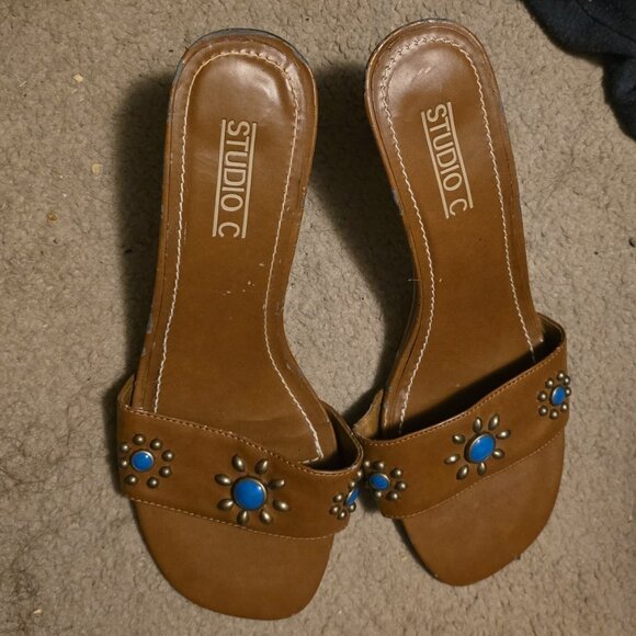 Studio C Heels - Picture 1 of 4